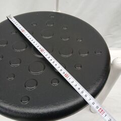 【ハンガープレゼント中】イス　ご年配に最適　安定感あり　重いためバランス良いの画像