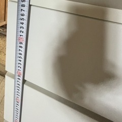 白のタンスの画像