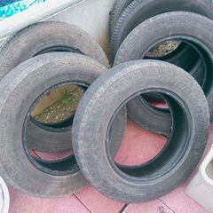 中古タイヤ　175/80R16　あげます