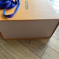 ルイヴィトン LOUIS VUITTON 箱 リボンの画像