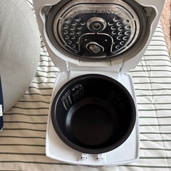 【お話中】炊飯器　5.5合炊き(三菱製)の画像