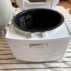 【お話中】炊飯器　5.5合炊き(三菱製)の画像