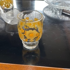 昭和レトロ小皿 器 ガラス食器 ３枚セット➕オマケグラス付き中古品の画像