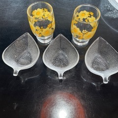 昭和レトロ小皿 器 ガラス食器 ３枚セット➕オマケグラス付き中古品