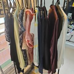 服　どれでも300円の画像
