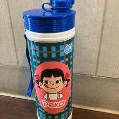 ペコちゃんポコちゃん水筒２個セット
の画像
