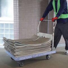 【アルバイト・パート】マンションなどの床の工事スタッフ／3…