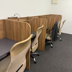 1人用デスク　連結タイプ　パネルデスク　×４