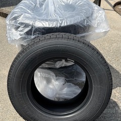 ハイエーススタッドレスタイヤ4本セット215/70R15