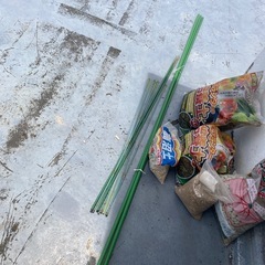決まりました一度とめます。0円　支柱、培養土などの画像