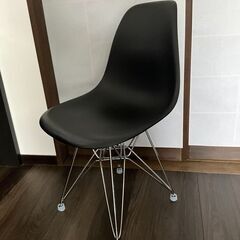 (無料) 金属ベース付きシェルチェア