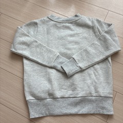 global workＳサイズ　トレーナーの画像