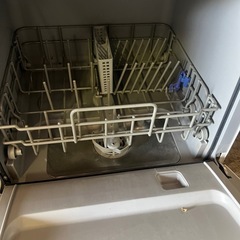 アイリスオーヤマ食器洗い乾燥機工事不要　ISHT-5000-W 2020年製　通電確認済み 食洗機 コンパクト ホワイト台所用品の画像