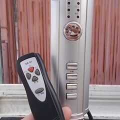背が高いフロアーリビング扇風機　リモコン付き　中古の画像