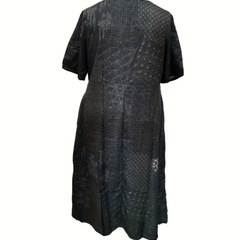 新品　ロングワンピース　総柄　XL　大きい　フレア　黒　ブラック　の画像