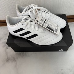 サッカー　トレーニングシューズ　adidas 21.5cm
