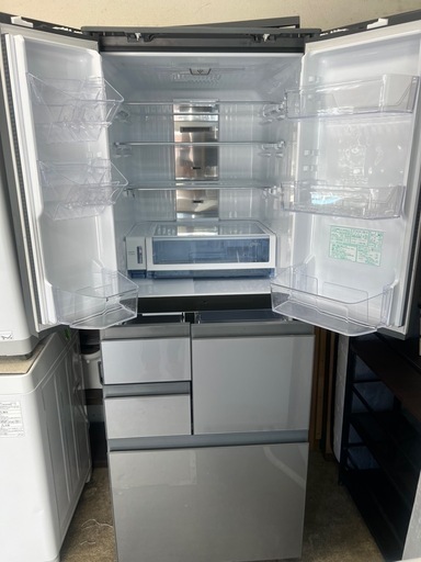 再入荷商品 大型シャープ6ドア冷蔵庫.全面ガラス.551L.自動製氷.2018年型.10 冷蔵庫・冷凍庫