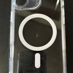 iPhone16プラスケースストラップホール付きの画像