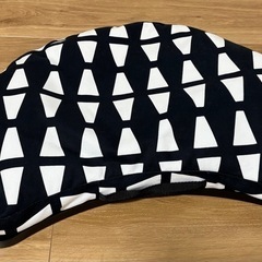 クッションテーブル　IKEA 
ÖJULF オーユルフの画像