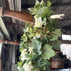 造花　リース　白バラの画像