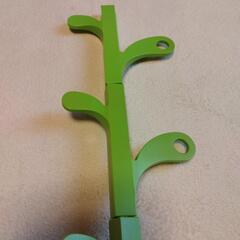 葉っぱ型の可愛いスタンドハンガーの画像