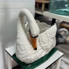 白鳥のフラワーポットの画像