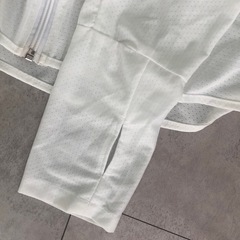 ⭐️夏の必需品⭐️UVカットフルジップ薄手フード付きの画像