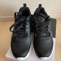 新品　スニーカー　23.5cmの画像