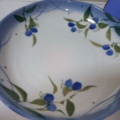 未使用　たち吉　つゆ草ペア２枚　 貫入入り　深皿 ２０㎝　高さ4.5㎝の画像