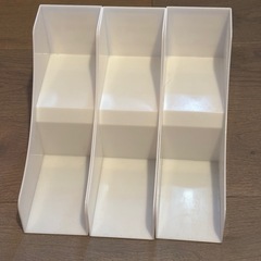 2段に収納できるコミックスタンド×3の画像