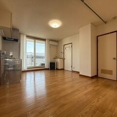 閑静な住宅地に駐車場およびトランクルーム付、ファミリー・外国人歓迎！！ - 札幌市