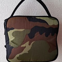 ハローキティ・迷彩柄キティのバッグとぬいぐるみ・未使用の画像