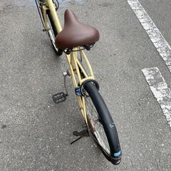 APRES x MIDI 20インチ 自転車 クリームボディー 鍵付きの画像