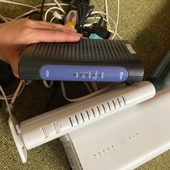 Wi-Fiのモデムやケーブル
