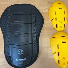 コミネ(KOMINE) のバックインナープロテクター とニーガード