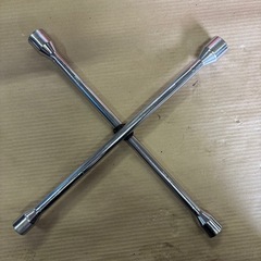 十字レンチ／クロスレンチ