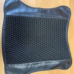 バイク用ゲルシートカバーとニーガードのセットです