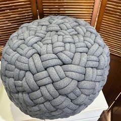 【バナナ苫小牧】美品 kumekoフロアクッション ライトグレー 状態良好！ の画像