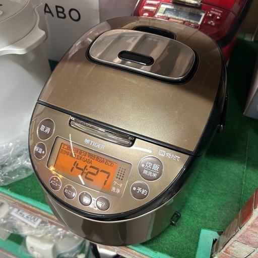 【キズ有り値下げ】タイガーIH炊飯器 5.5合