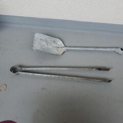 キャンプ用品　スコップ　トング