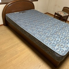 セミダブルベッド