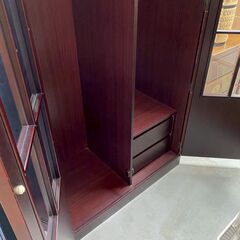 【アンティーク調】ガラス扉付きワードローブ クローゼット 衣類収納 キャビネット 観音扉 たんすの画像