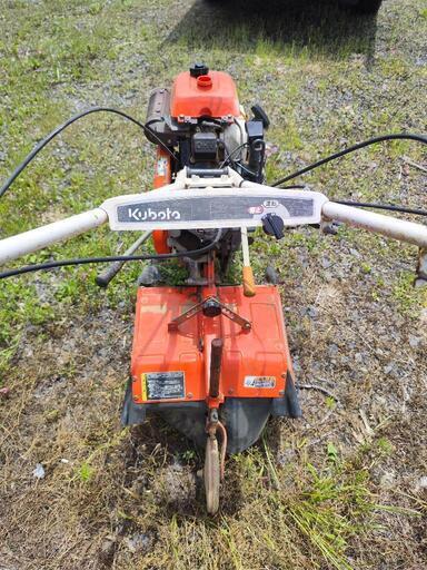 宮崎　クボタ　管理機 4馬力 畝立て 畝上げ 溝掘り 中耕　正転逆転　培土器付き クボタ 管理機 TS500 一輪タイヤ 正転 逆転 4.2馬力 リコイル