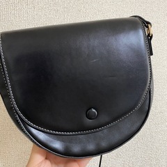 しまむら　taiyou 合皮半月ショルダーバッグ
