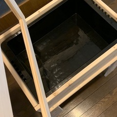 【メダカなどに】22ℓ容器+木枠+台の画像