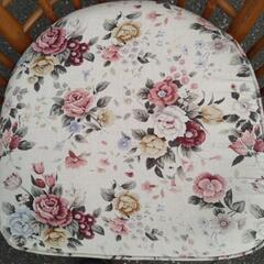 ラタンチェアの画像