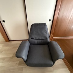 小さな一人掛けソファ