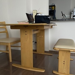 【お譲り方決まりました】
食卓➕椅子の画像