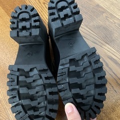 新品未使用 靴 レディース ローファー 厚底 黒色 シューズ 23.5cmの画像