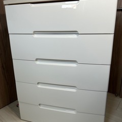 状態◎【ほぼ新品】白く輝く4段チェスト✨お部屋に清潔感をプラス！